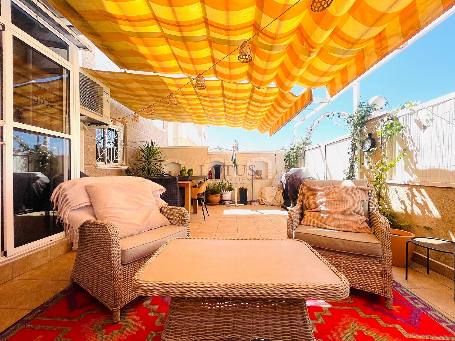 Super lindo piso bajo en el suroeste en Altos de la Bahía III - Lotus Properties