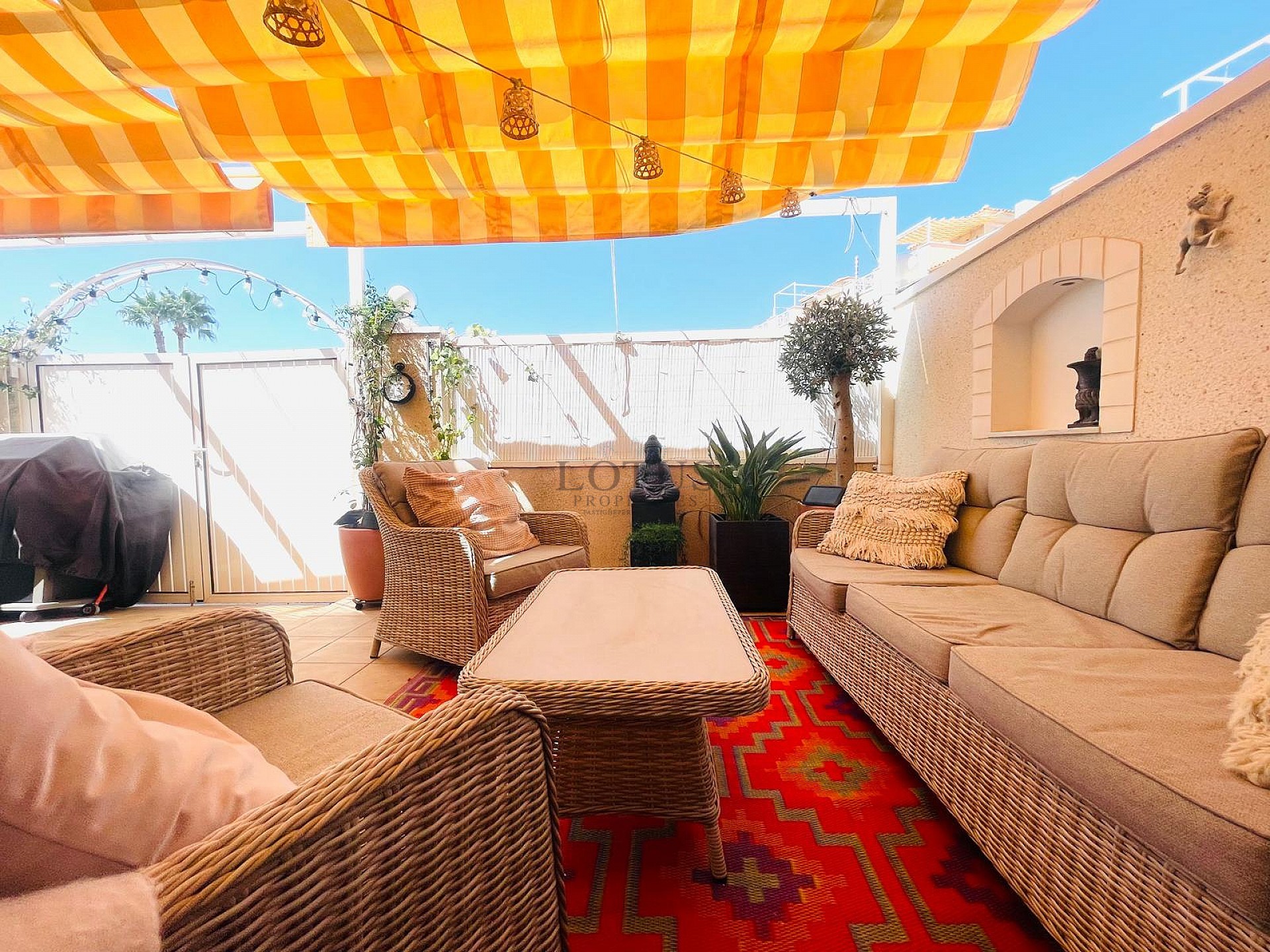 Super lindo piso bajo en el suroeste en Altos de la Bahía III - Lotus Properties