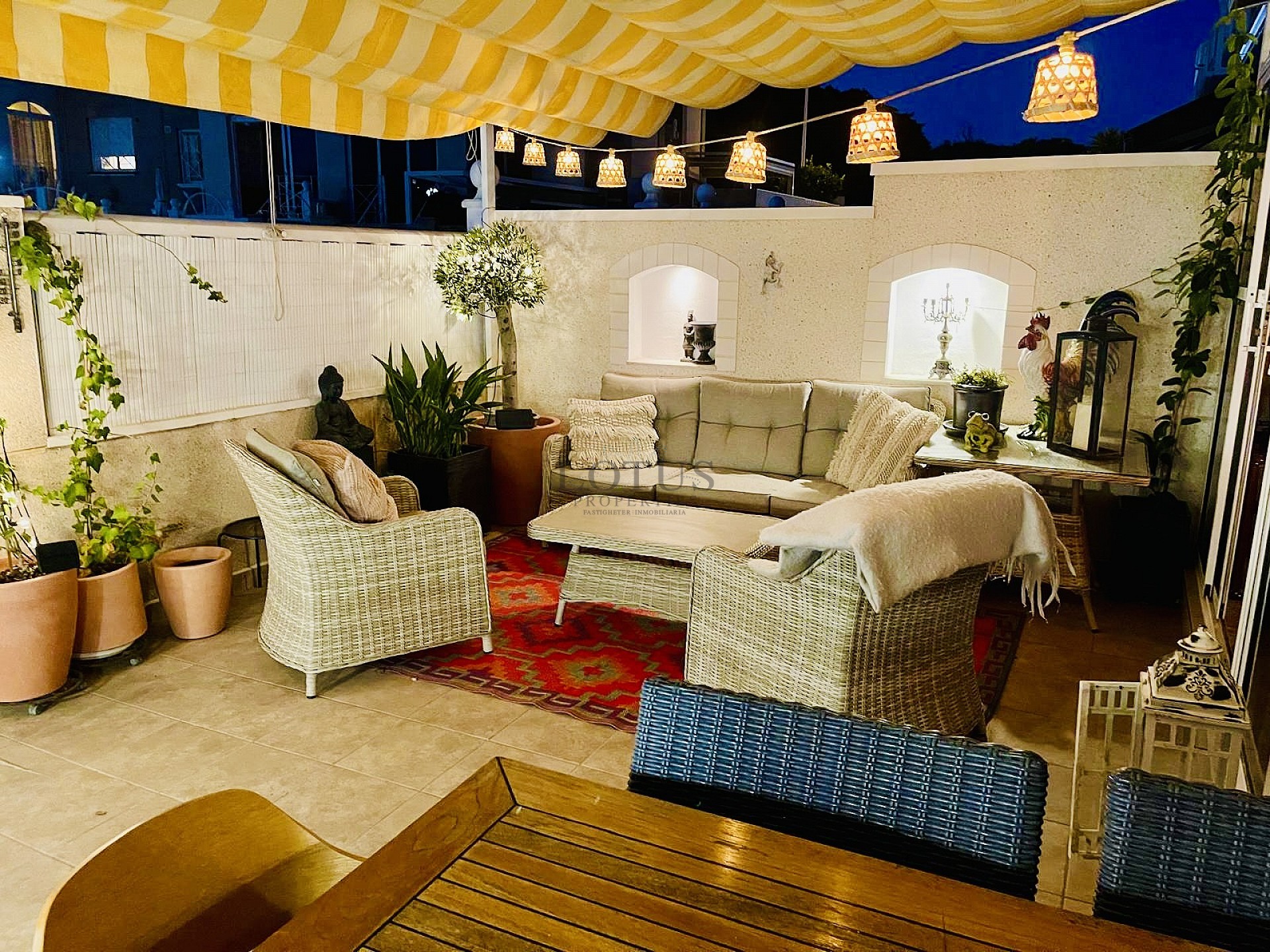 Super lindo piso bajo en el suroeste en Altos de la Bahía III - Lotus Properties