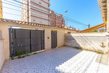 Spacious corner townhouse with 4 bedrooms and several terraces - Lotus Properties