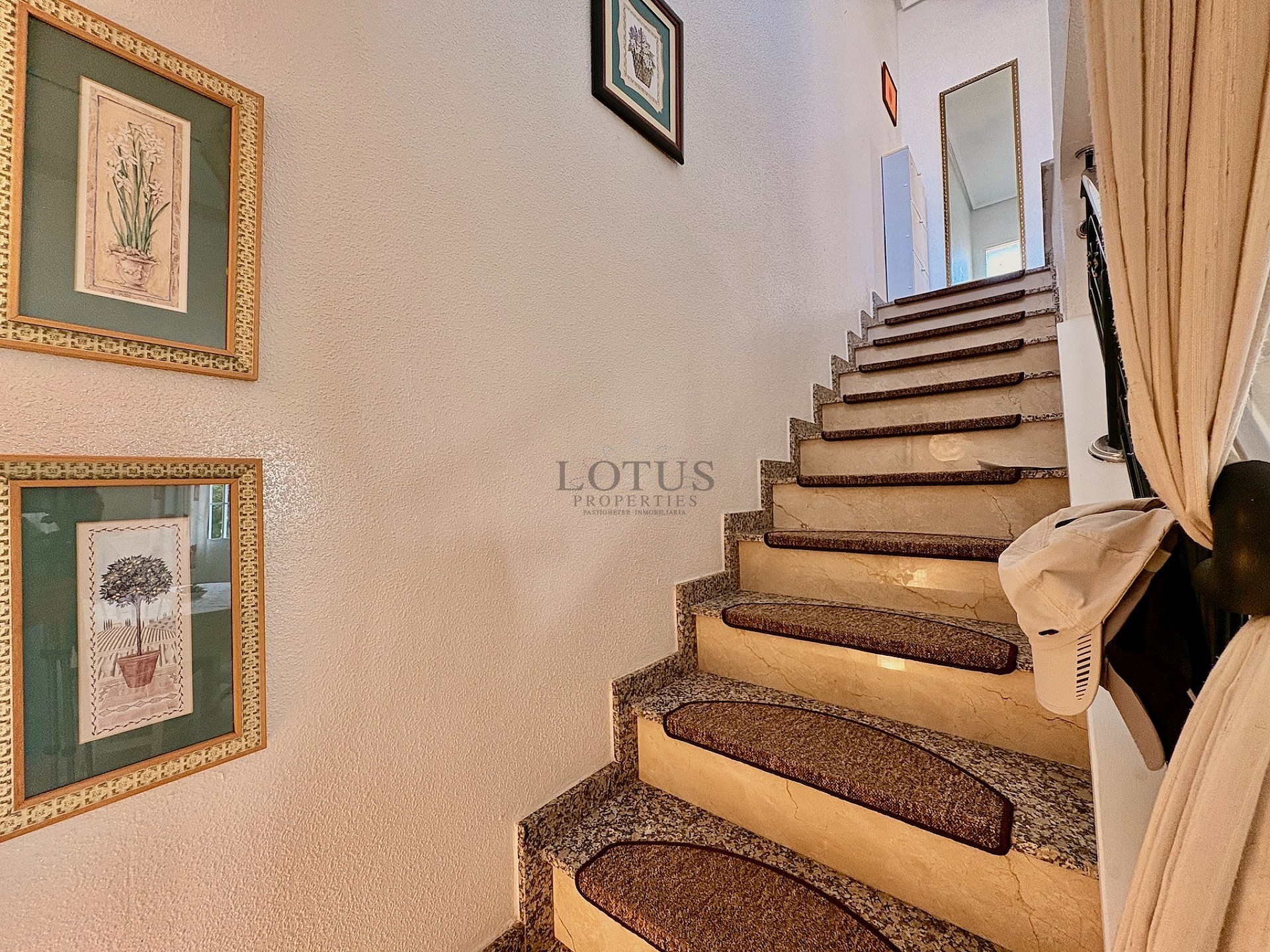 Preciosa casa adosada de 3 dormitorios en Residencial Fortuna – Doña Pepa - Lotus Properties