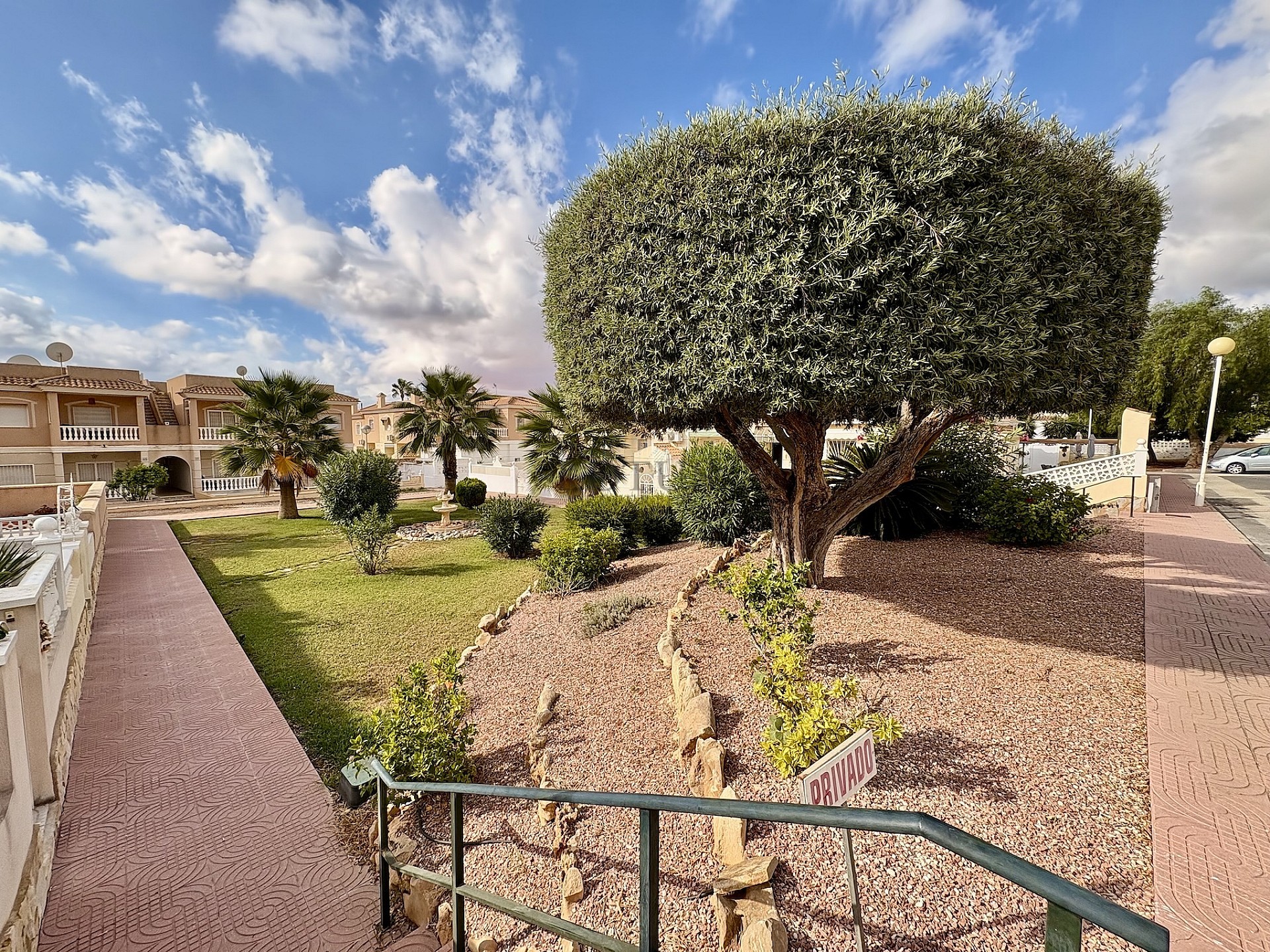 Preciosa casa adosada de 3 dormitorios en Residencial Fortuna – Doña Pepa - Lotus Properties