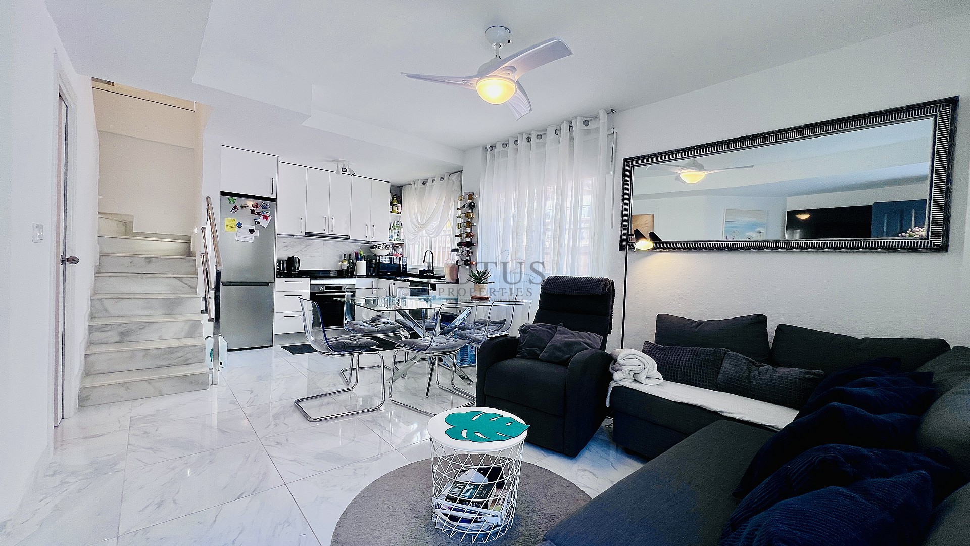 Casa adosada moderna y totalmente reformada a 100 metros del mar – La Mata, Torrevieja - Lotus Properties