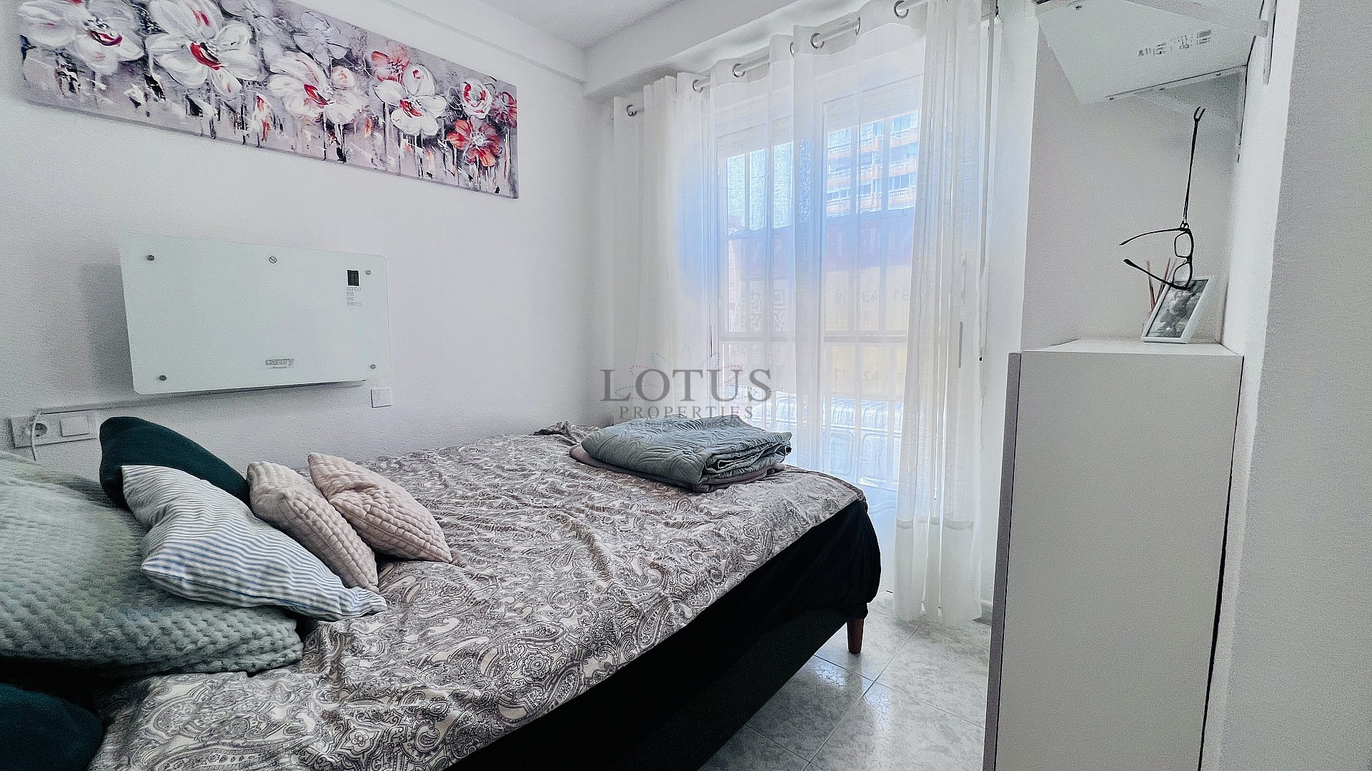 Casa adosada moderna y totalmente reformada a 100 metros del mar – La Mata, Torrevieja - Lotus Properties