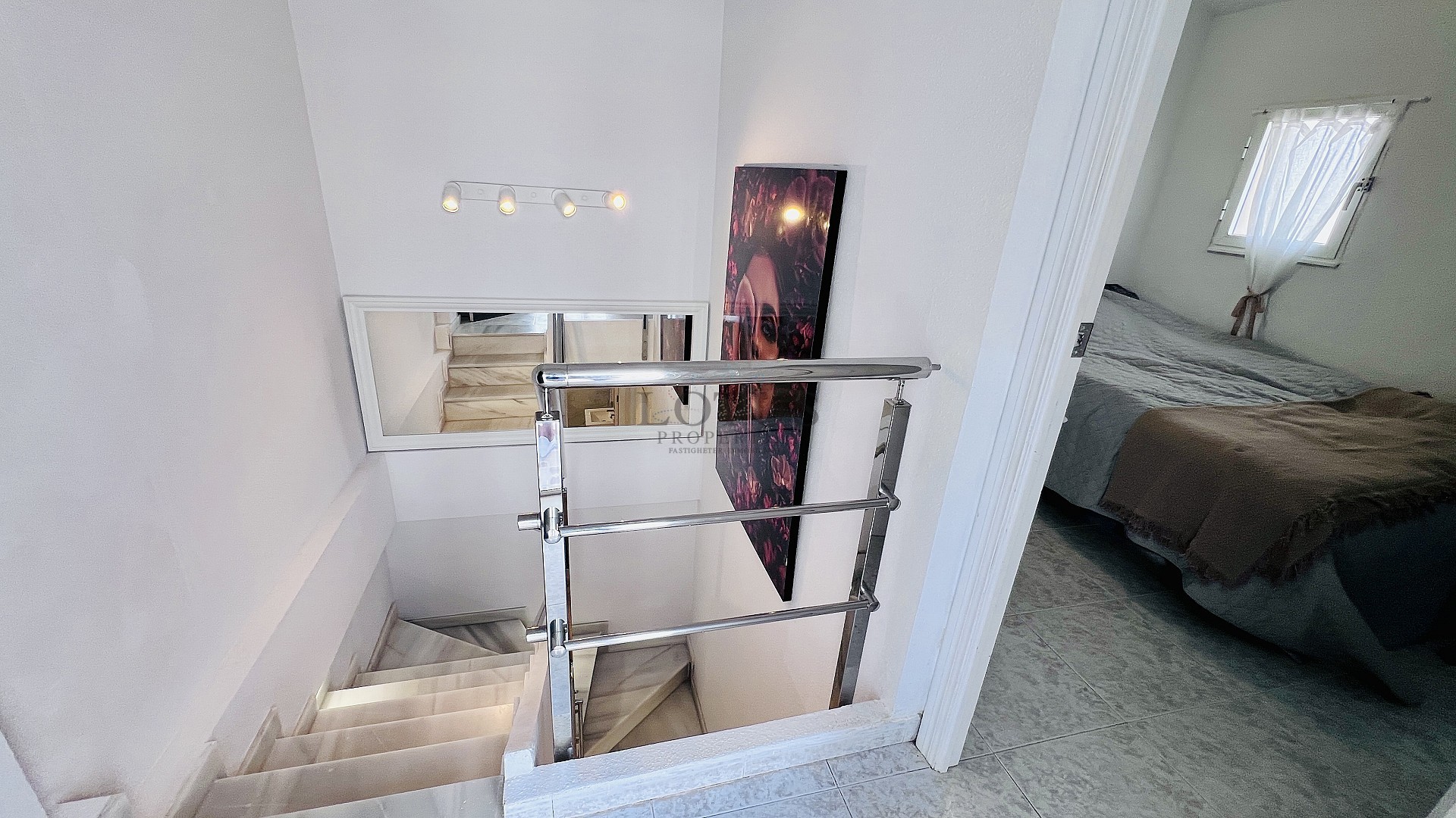 Casa adosada moderna y totalmente reformada a 100 metros del mar – La Mata, Torrevieja - Lotus Properties