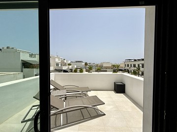 EXCLUSIVE 3-BEDROOM PENTHOUSE WITH LARGE TERRACE AND SEAVIEW - TORRE DE LA HORADADA - Lotus Properties