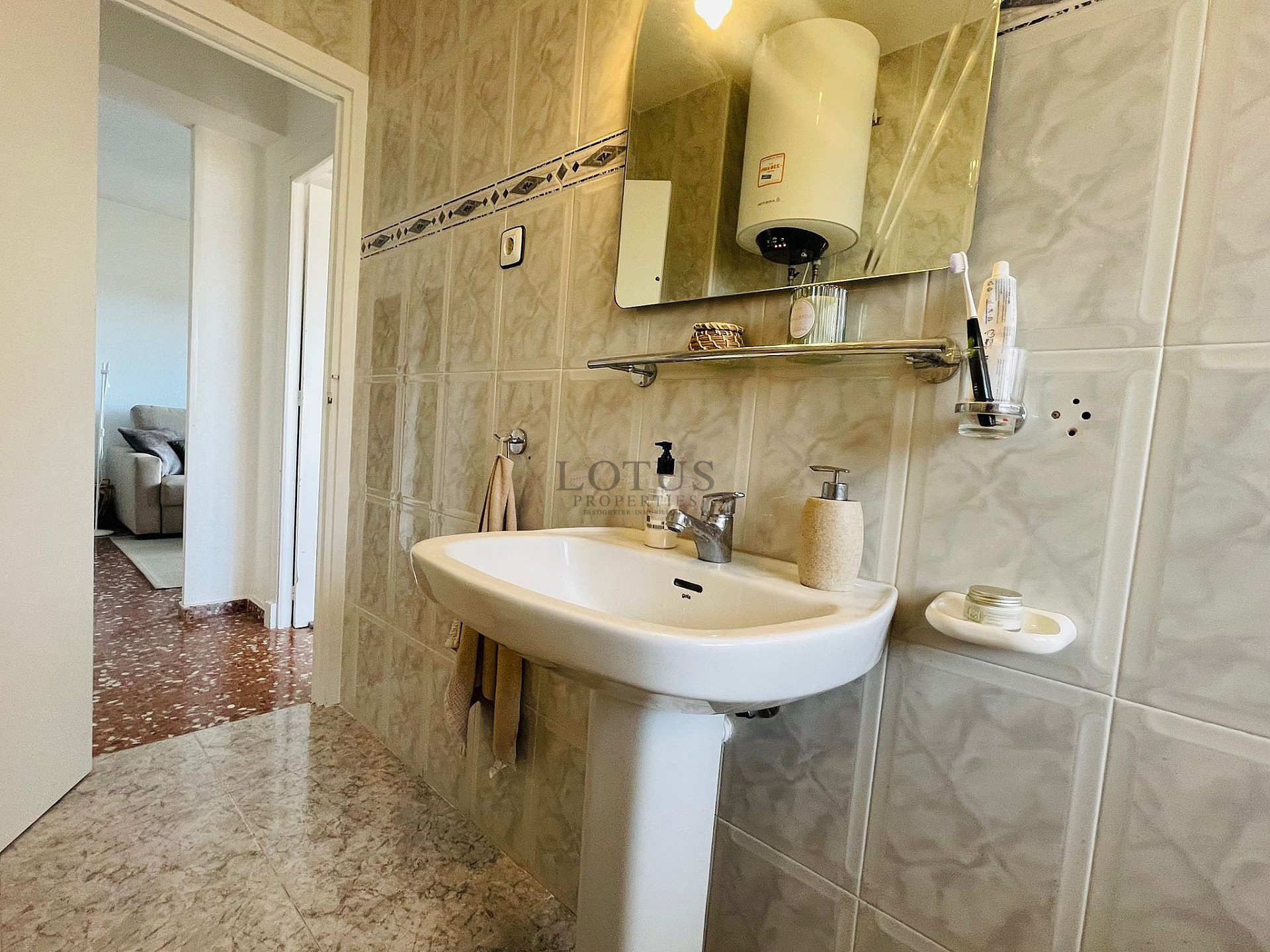 Apartamento en primera línea de Punta Prima con mágicas vistas al mar - Lotus Properties