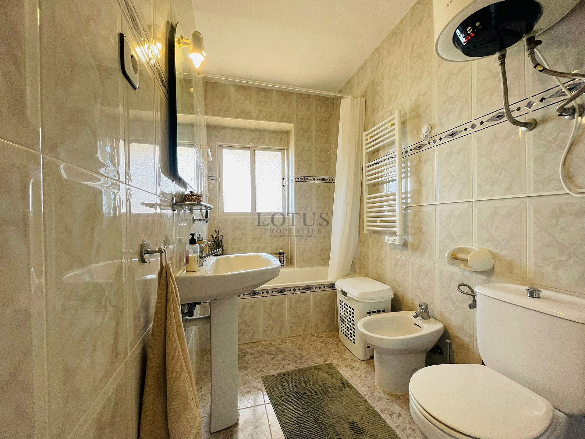 Apartamento en primera línea de Punta Prima con mágicas vistas al mar - Lotus Properties