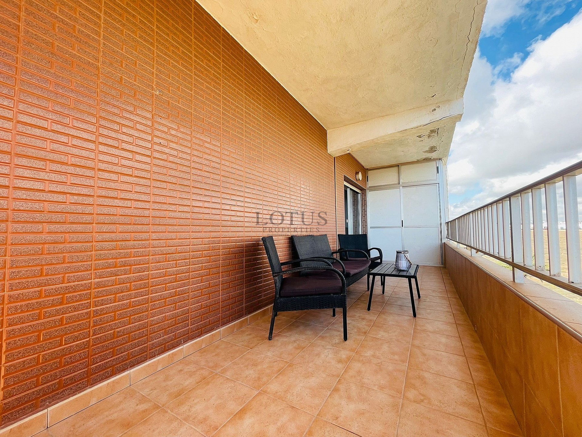 Apartamento en primera línea de Punta Prima con mágicas vistas al mar - Lotus Properties