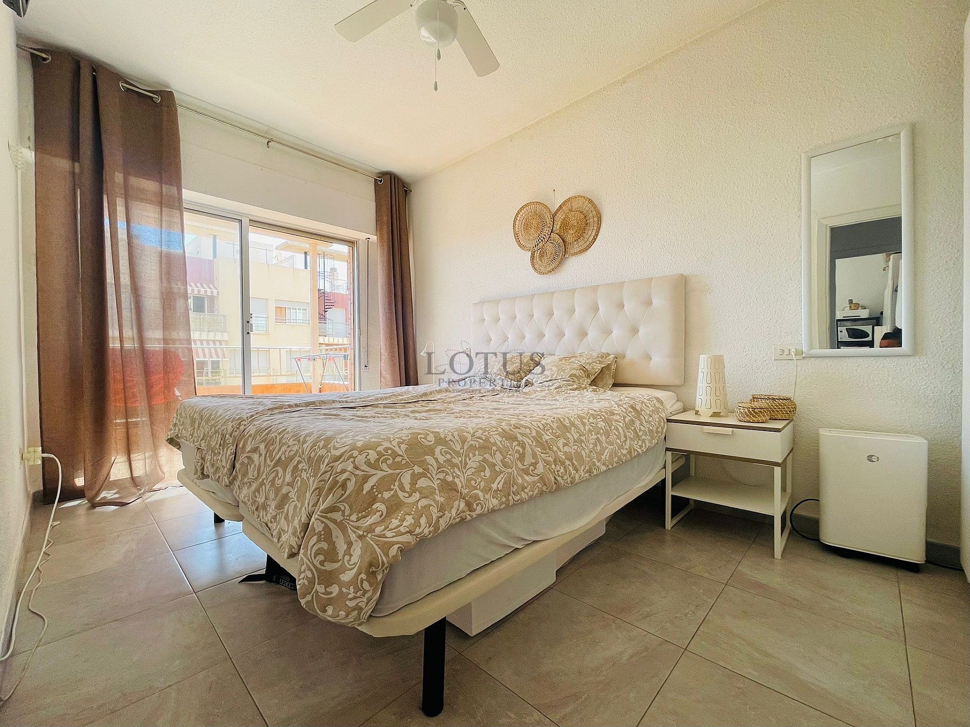 Apartamento en primera línea de Punta Prima con mágicas vistas al mar - Lotus Properties