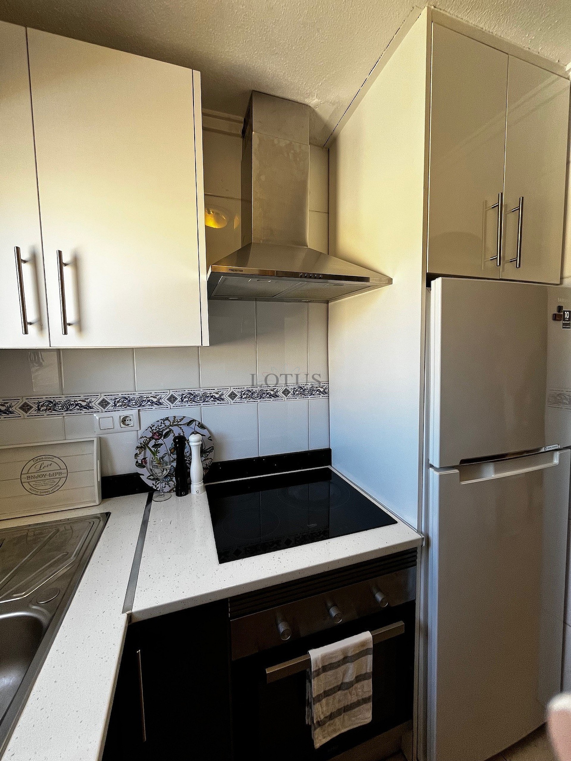 Bungalow en azotea con orientación sur y gran terraza cerca del centro de Torrevieja - Lotus Properties