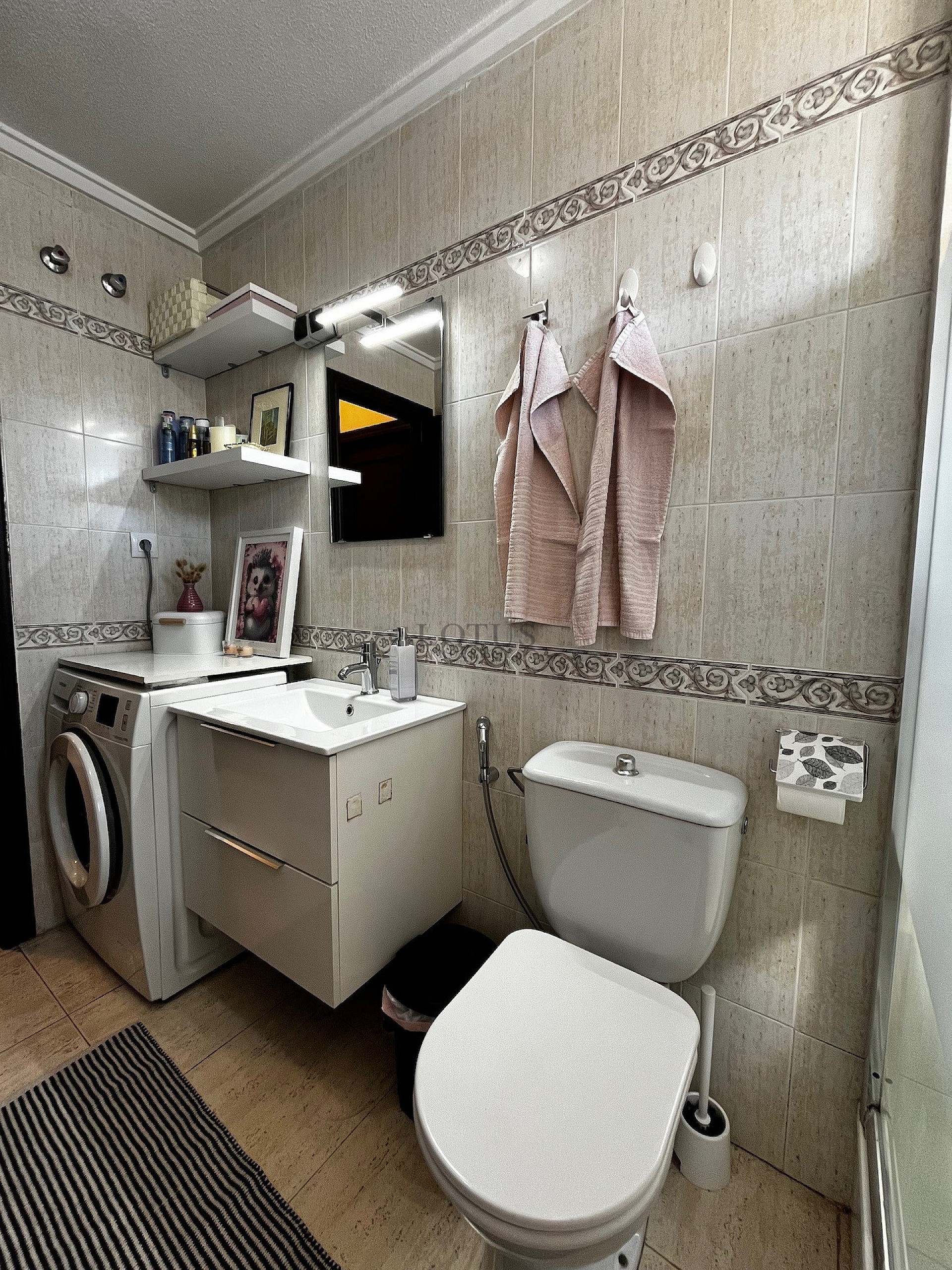 Bungalow en azotea con orientación sur y gran terraza cerca del centro de Torrevieja - Lotus Properties