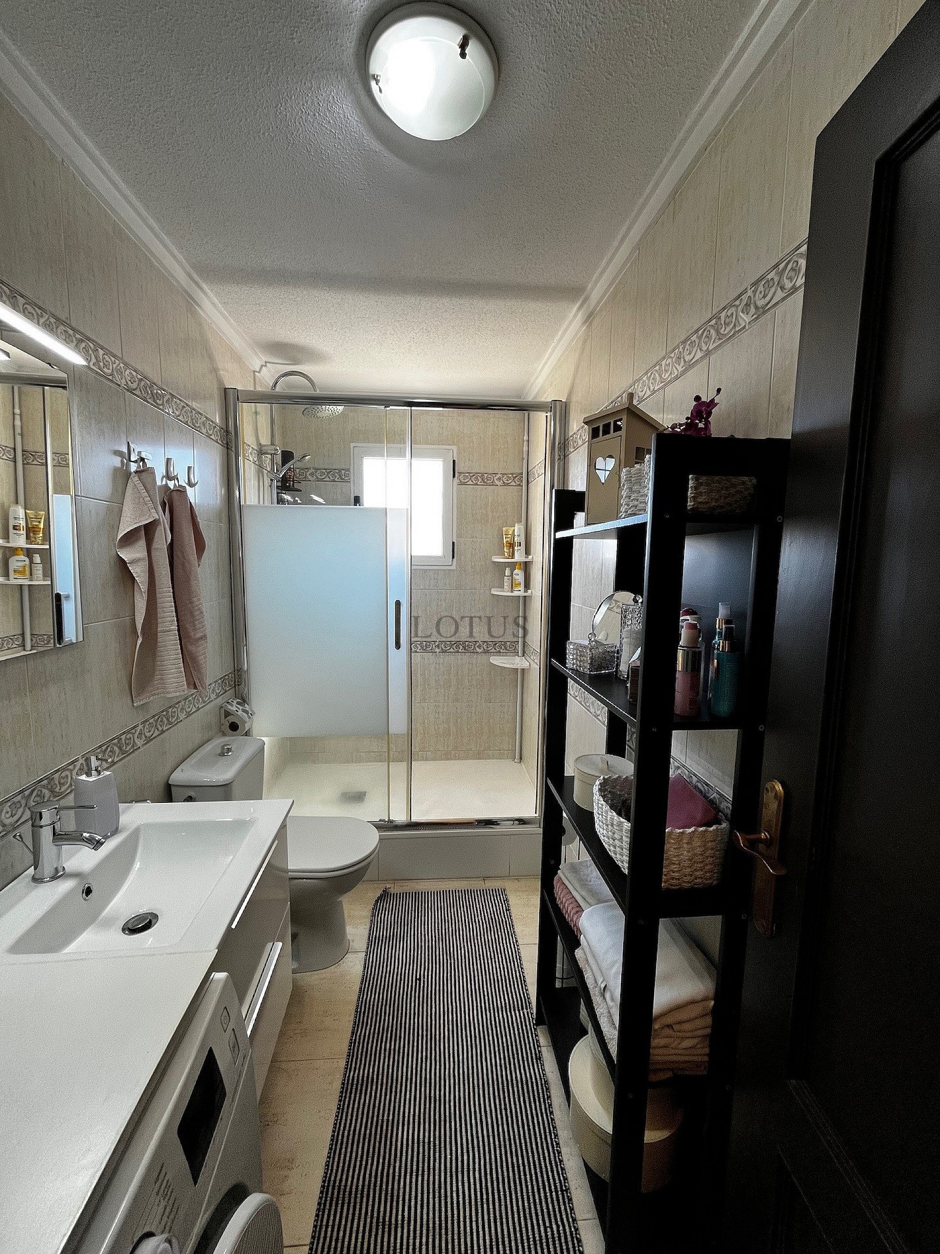 Bungalow en azotea con orientación sur y gran terraza cerca del centro de Torrevieja - Lotus Properties