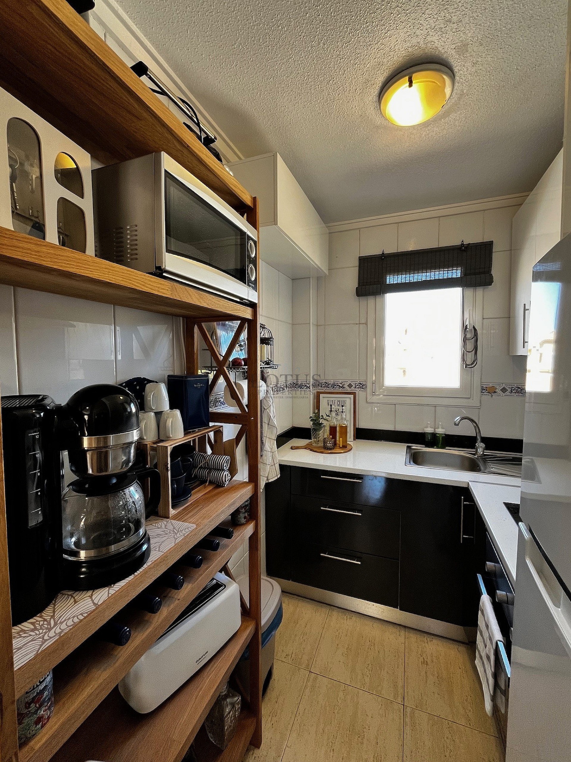 Bungalow en azotea con orientación sur y gran terraza cerca del centro de Torrevieja - Lotus Properties