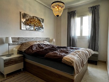 Södervänd tak bungalow med stor terrass nära Centrala Torrevieja - Lotus Properties