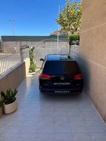 Södervänd tak bungalow med stor terrass nära Centrala Torrevieja - Lotus Properties