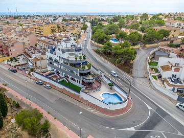 Fin lägenhet i Villamartin med stor terrass, garage och förråd - Lotus Properties