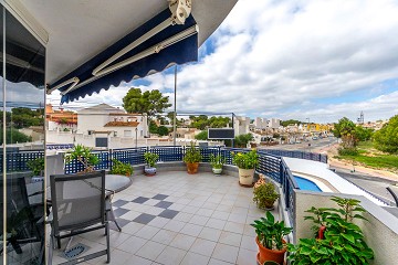 Fin lägenhet i Villamartin med stor terrass, garage och förråd - Lotus Properties