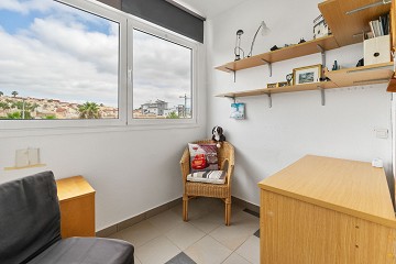 Fin lägenhet i Villamartin med stor terrass, garage och förråd - Lotus Properties