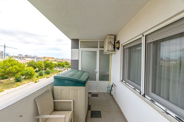 Fin lägenhet i Villamartin med stor terrass, garage och förråd - Lotus Properties