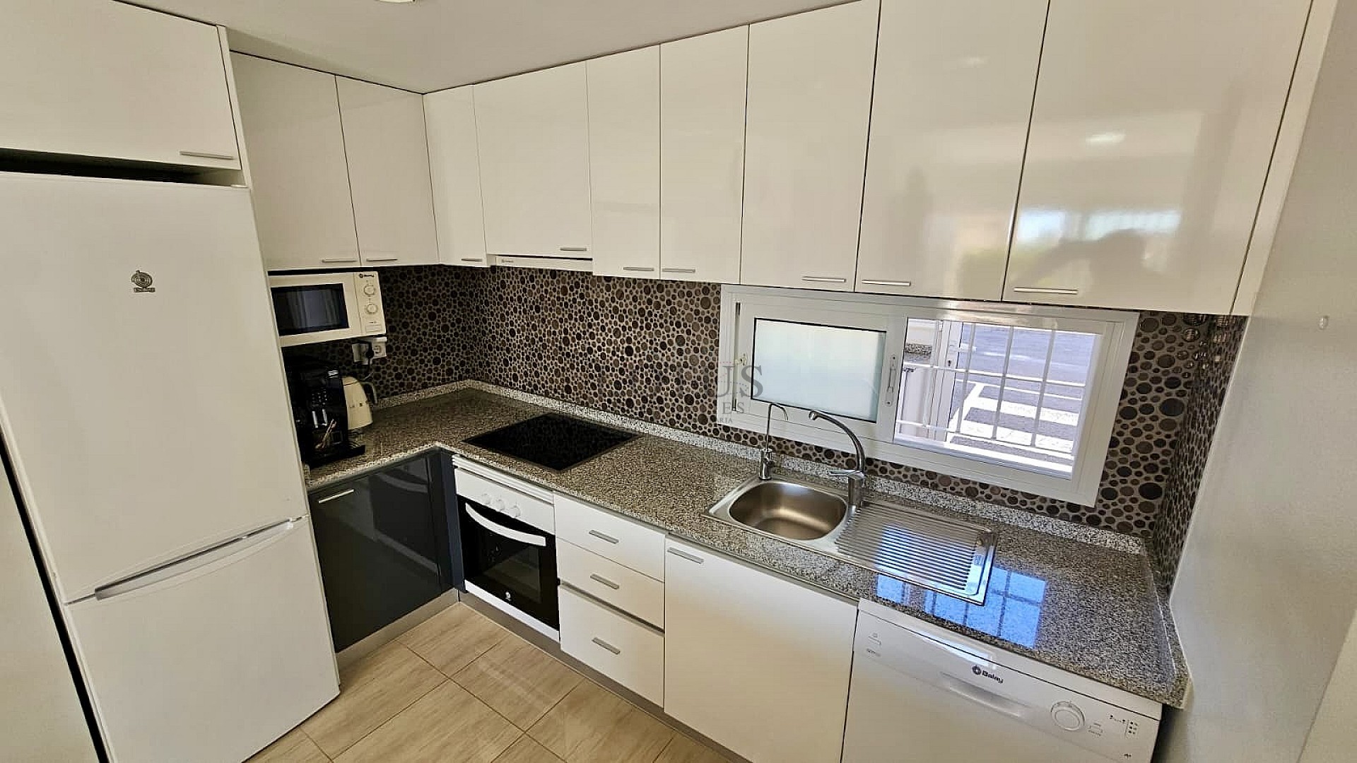 Maravilloso apartamento en la zona de Villamartín – ¡Listo para entrar a vivir! - Lotus Properties