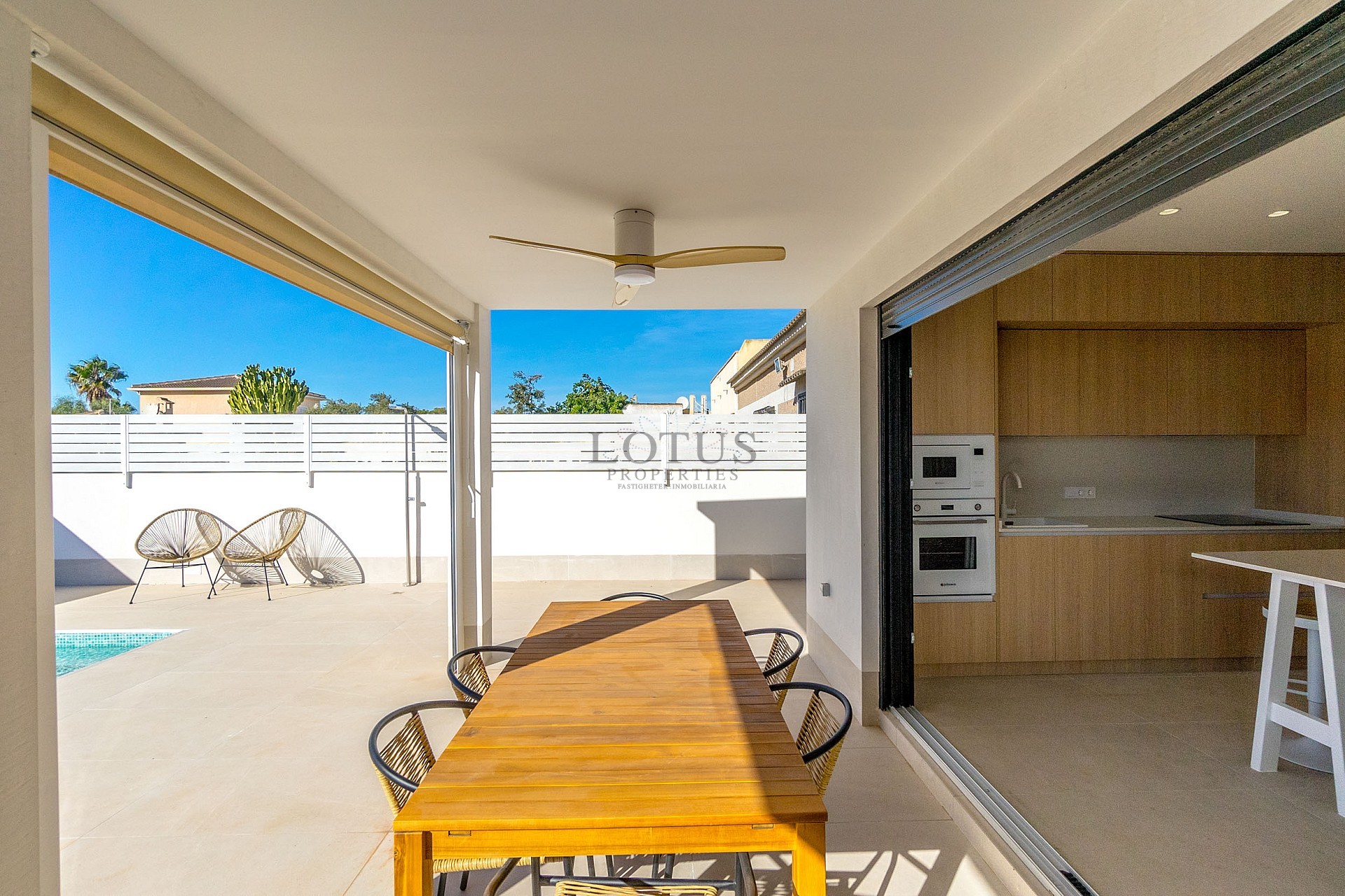 NYRENOVERAD PARHUS VILLA MED PRIVAT POOL I NATURSKÖNA EL CHAPARRAL - Lotus Properties