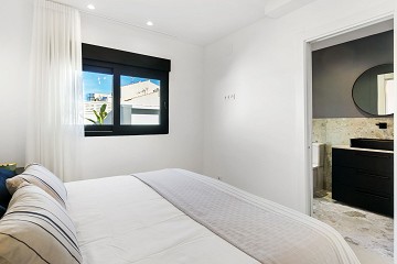 NYRENOVERAD PARHUS VILLA MED PRIVAT POOL I NATURSKÖNA EL CHAPARRAL - Lotus Properties