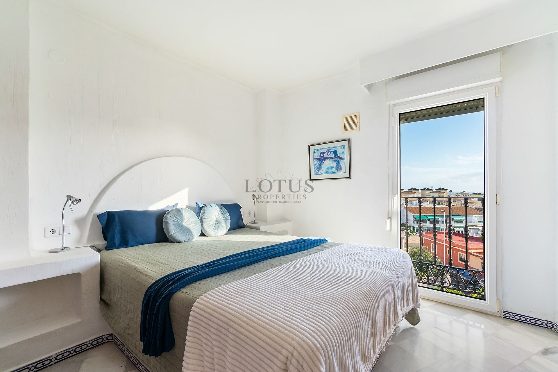 Groot penthouse met 3 slaapkamers en 2 badkamers, uitzicht op zee, garage en berging in Aldea del Mar - Lotus Properties