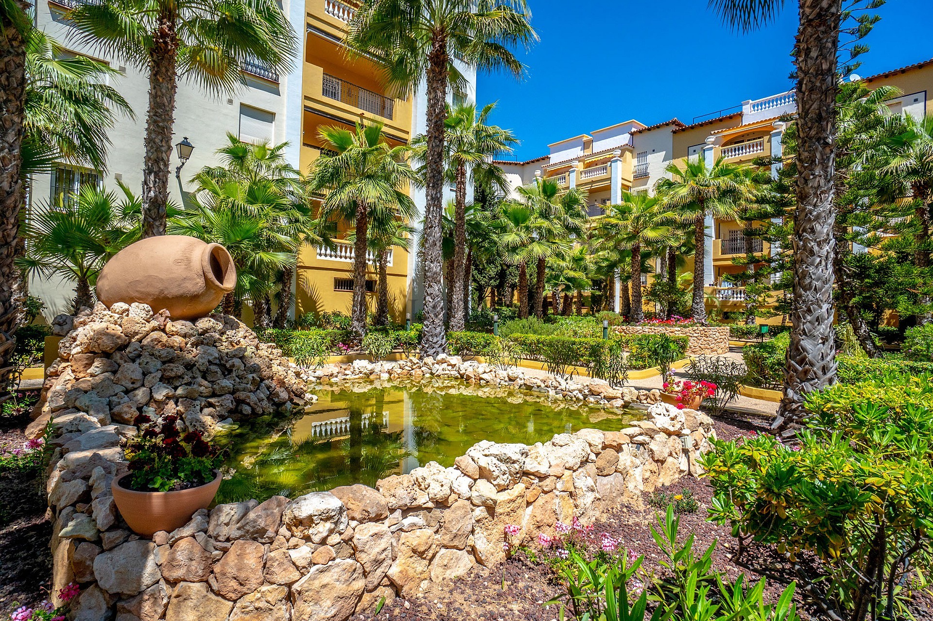 Groot penthouse met 3 slaapkamers en 2 badkamers, uitzicht op zee, garage en berging in Aldea del Mar - Lotus Properties