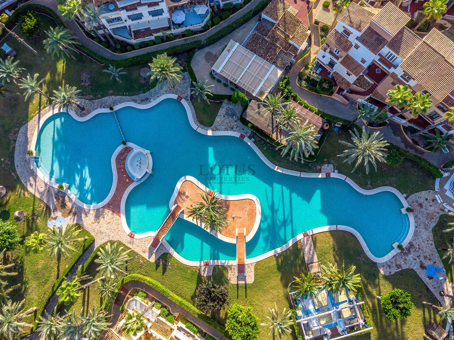 Groot penthouse met 3 slaapkamers en 2 badkamers, uitzicht op zee, garage en berging in Aldea del Mar - Lotus Properties