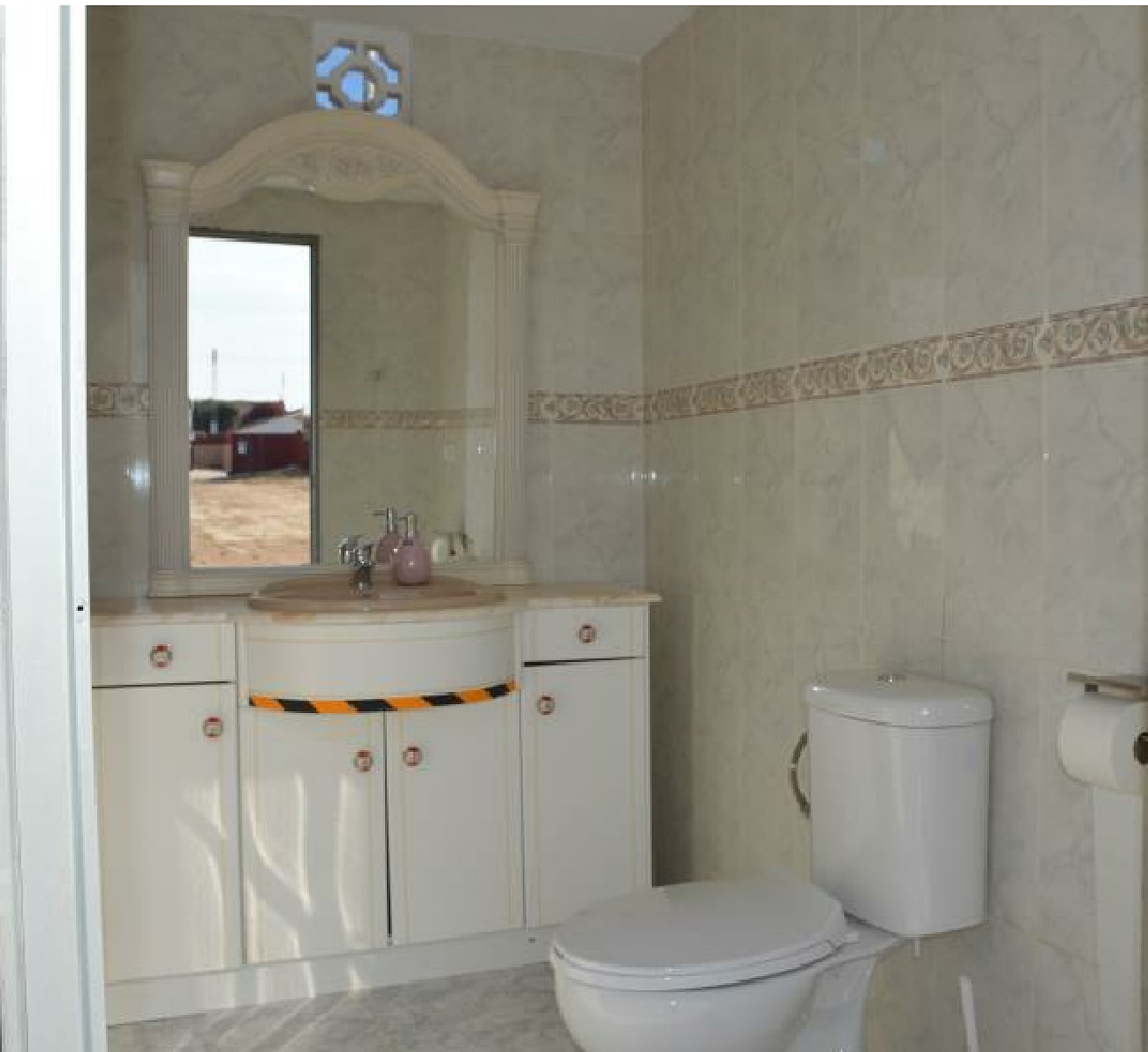 Perceel van 10.006,00 m² met paardenstallen in San Miguel de Salinas - Lotus Properties