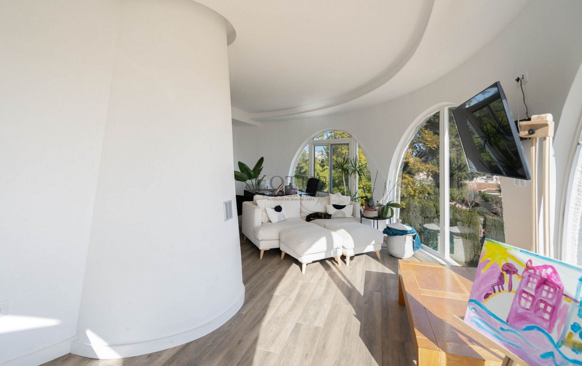 Gerenoveerde villa met 5 slaapkamers en 3 badkamers gastenappartement in het prachtige Ciudad Quesada met toeristenvergunning - Lotus Properties