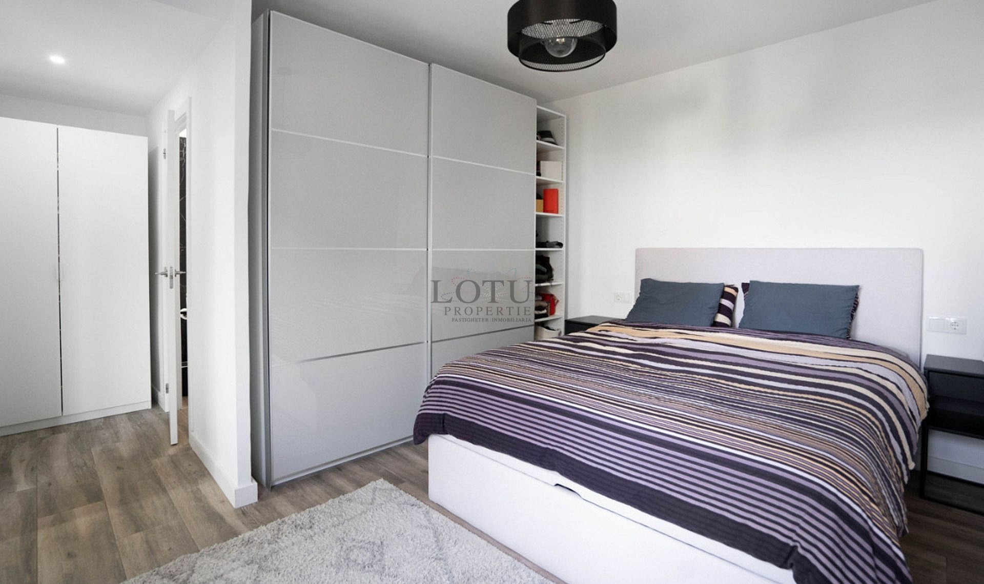 Gerenoveerde villa met 5 slaapkamers en 3 badkamers gastenappartement in het prachtige Ciudad Quesada met toeristenvergunning - Lotus Properties