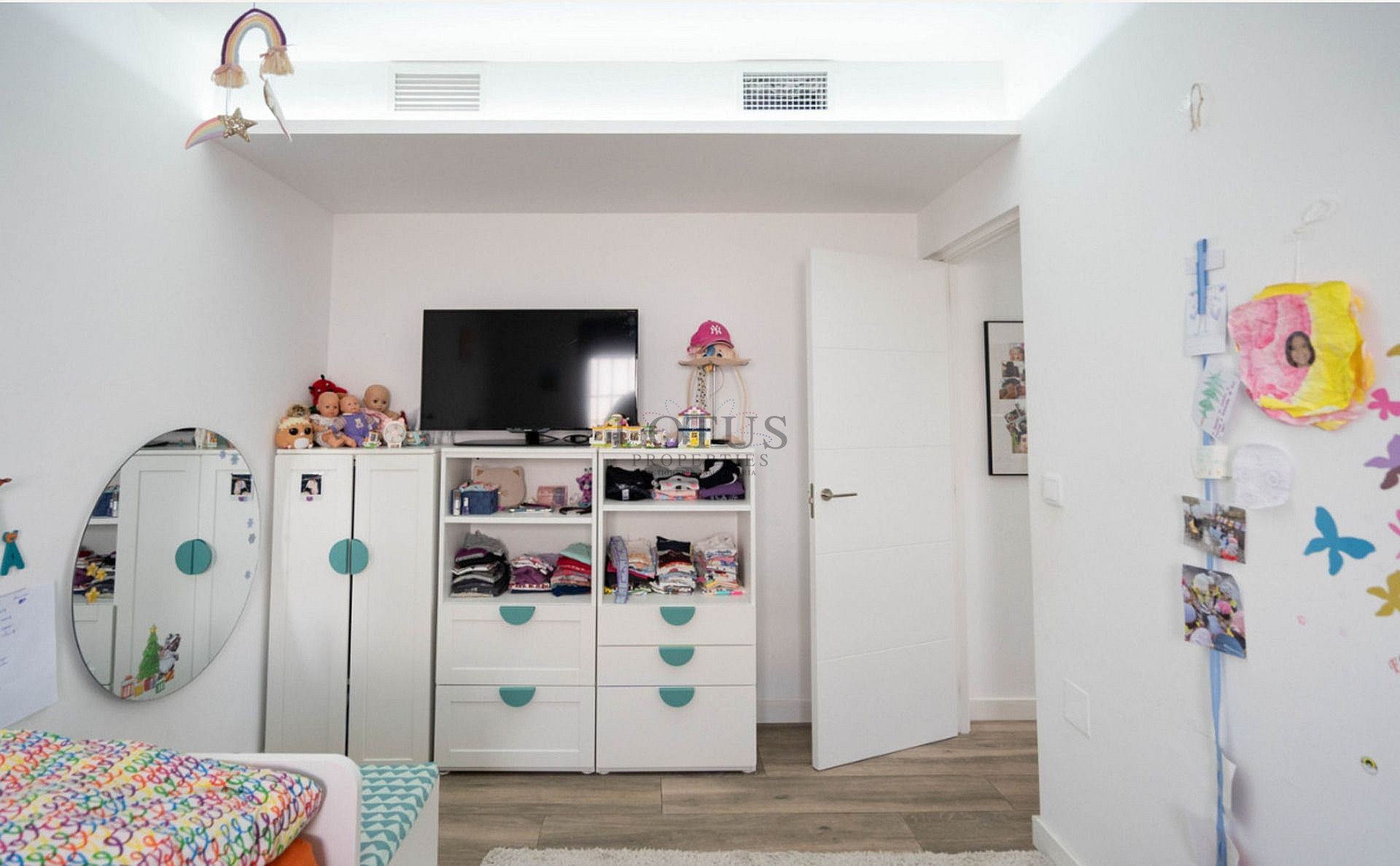 Gerenoveerde villa met 5 slaapkamers en 3 badkamers gastenappartement in het prachtige Ciudad Quesada met toeristenvergunning - Lotus Properties