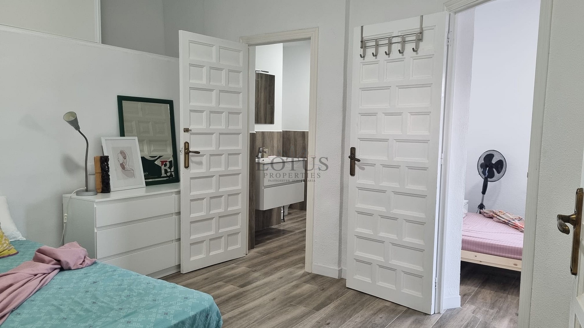 Gerenoveerde villa met 5 slaapkamers en 3 badkamers gastenappartement in het prachtige Ciudad Quesada met toeristenvergunning - Lotus Properties