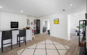 Gerenoveerde villa met 5 slaapkamers en 3 badkamers gastenappartement in het prachtige Ciudad Quesada met toeristenvergunning - Lotus Properties
