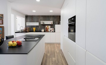 Gerenoveerde villa met 5 slaapkamers en 3 badkamers gastenappartement in het prachtige Ciudad Quesada met toeristenvergunning - Lotus Properties