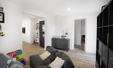 Gerenoveerde villa met 5 slaapkamers en 3 badkamers gastenappartement in het prachtige Ciudad Quesada met toeristenvergunning - Lotus Properties