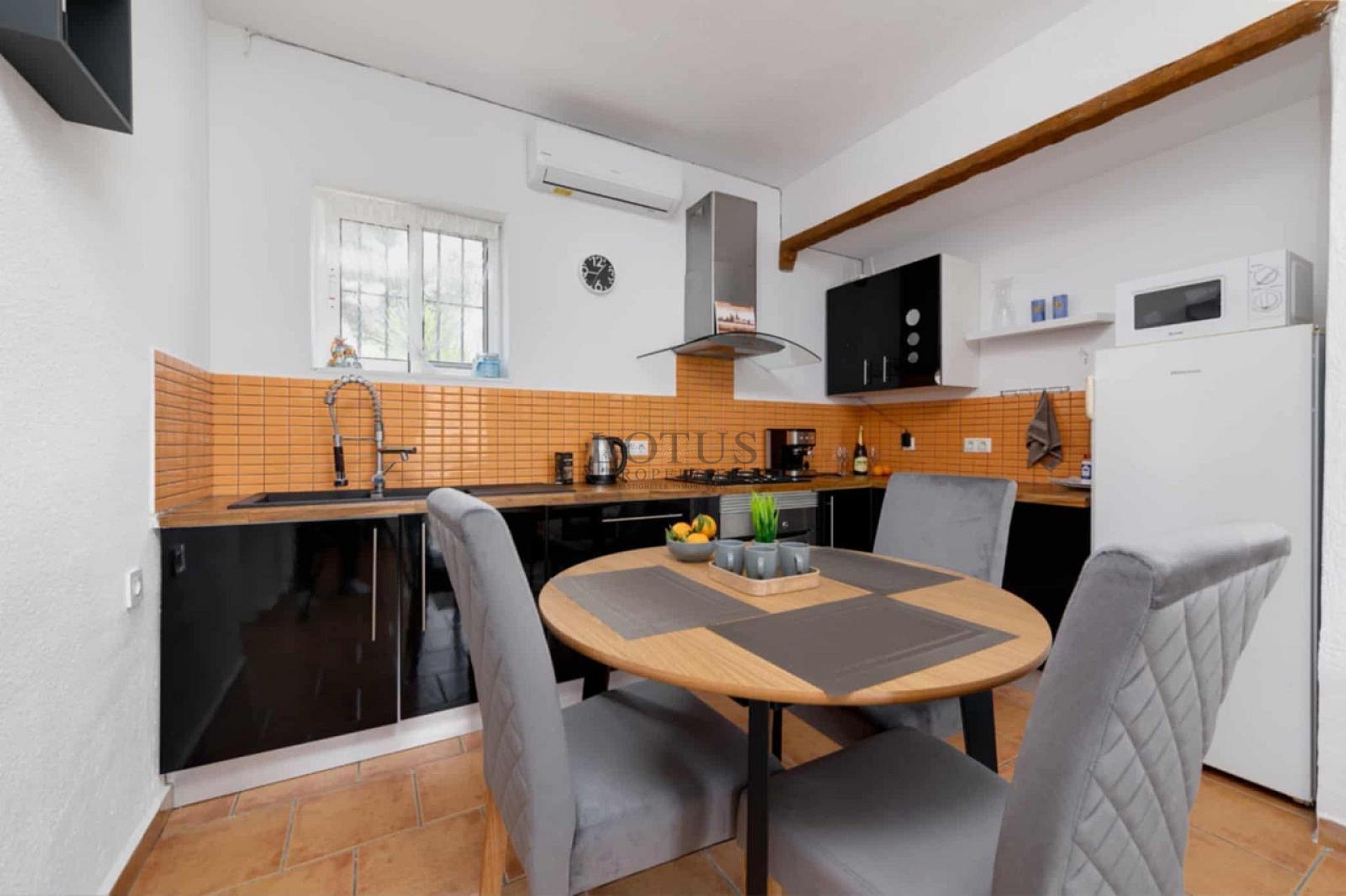 Charming Corner Townhouse with Stunning Roof Terrace and Sea Views in Villamartin - Lotus Properties