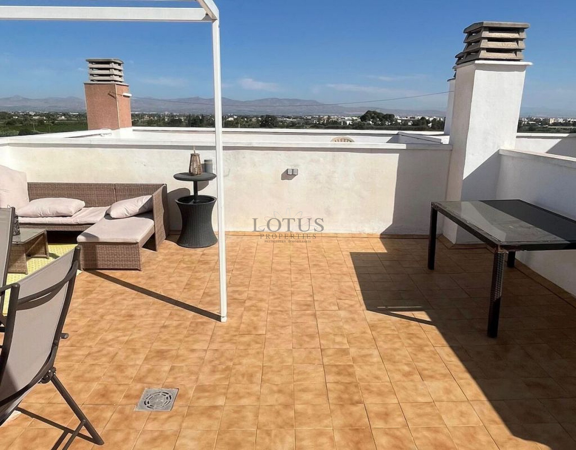 Spacious 2-Bedroom Top Floor Cecilia Apartment with Private Solarium & Storage in Algorfa - Lotus Properties