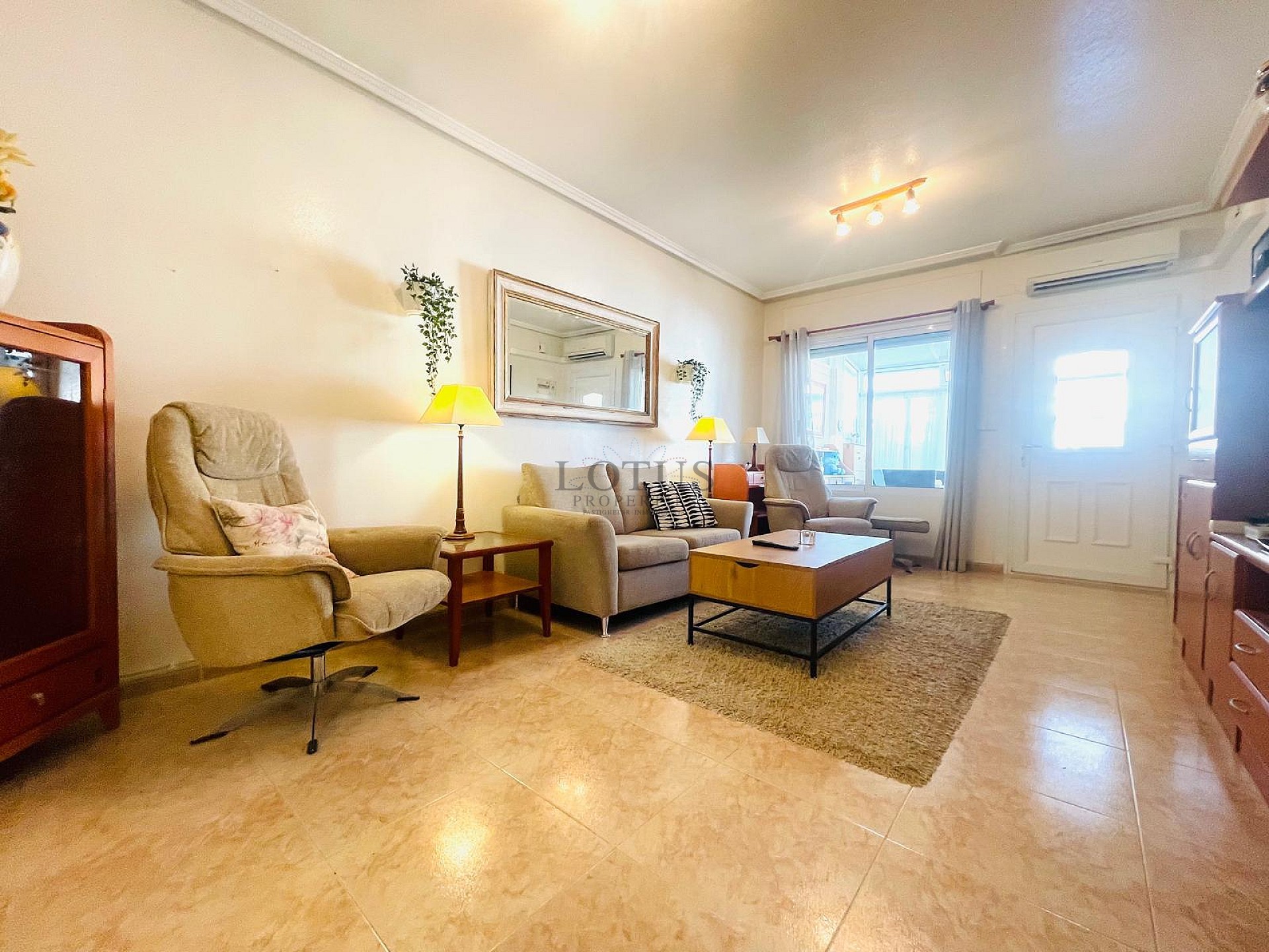 FANTASTISK VÄLSKÖTT OCH SOLIG BOSTAD I RES. ABACAL - AGUAS NUEVAS! - Lotus Properties