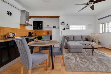 Charmigt hörnradhus med fantastisk takterrass och havsutsikt i Villamartin - Lotus Properties