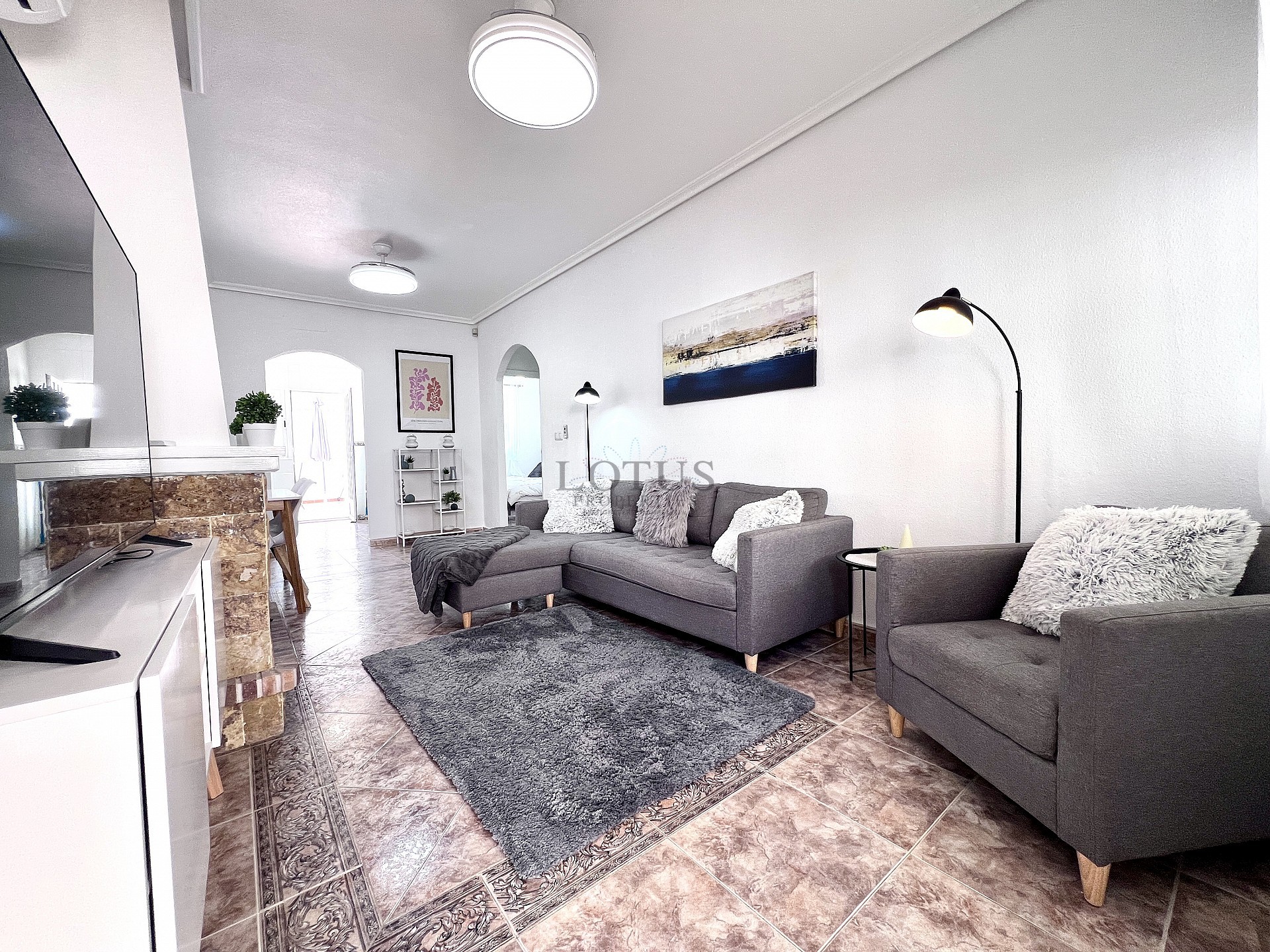 Fantastisk hörnlägenhet i Los Altos - Lotus Properties