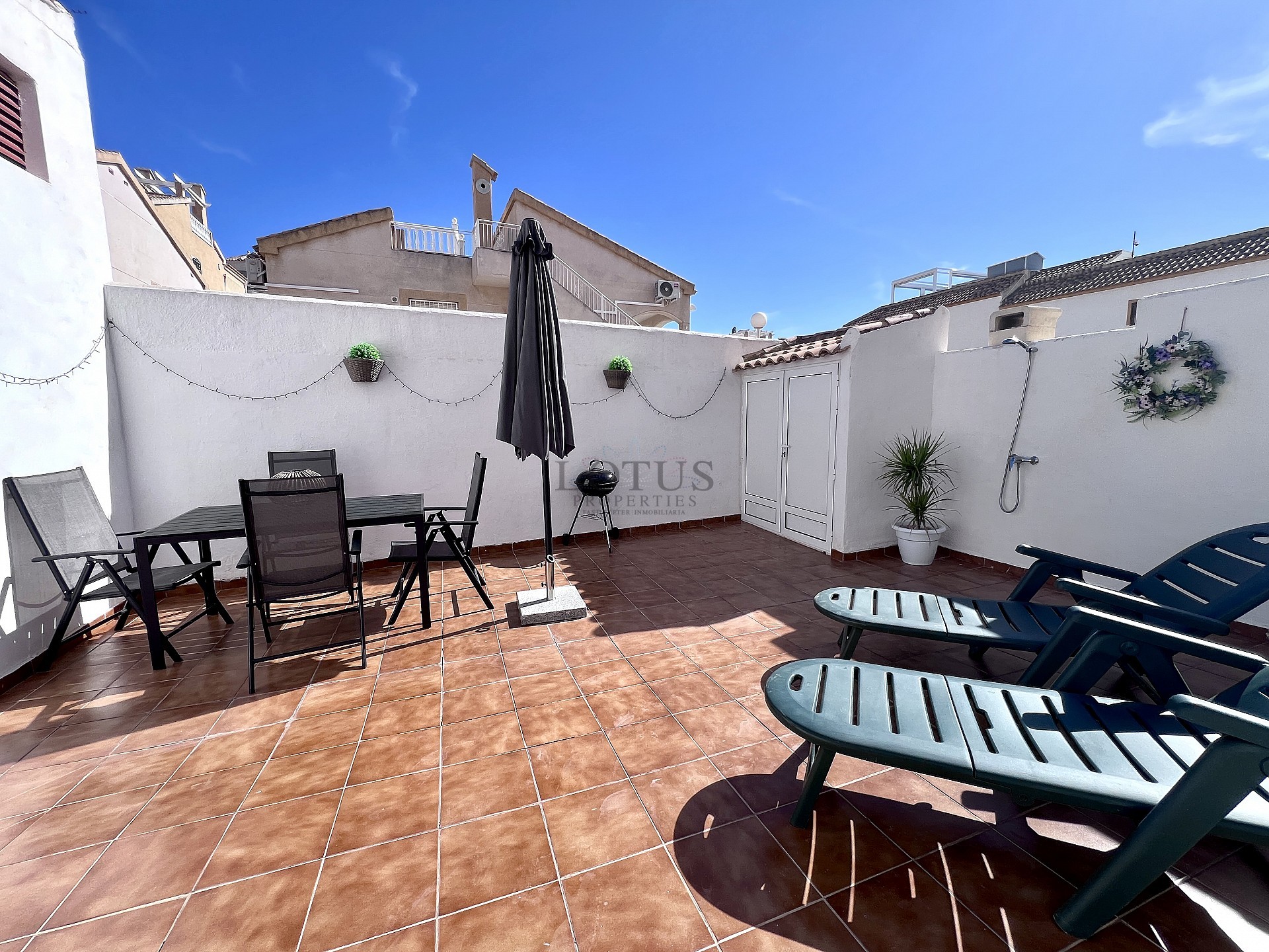 Fantastisk hörnlägenhet i Los Altos - Lotus Properties