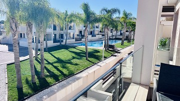 Exklusiv hörn tak-bungalow med 3 sovrum i Los Balcones - Lotus Properties