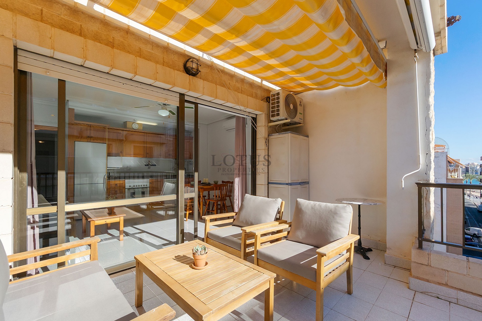 Mysig takvåning i söderläge endast 160 m till Playa del Cura stranden! - Lotus Properties