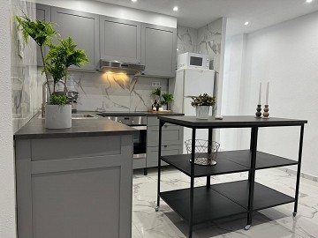 FLÄGENHET MED 4 SOVRUM 200 METER FRÅN STRANDEN - Lotus Properties