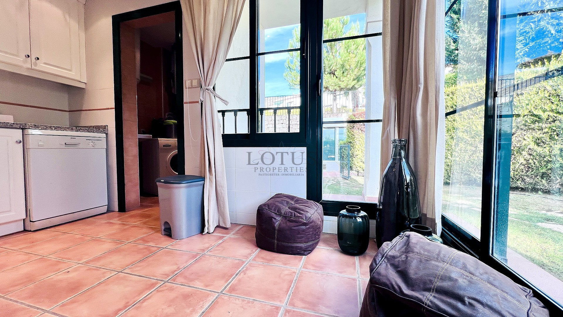 Adosado de esquina de lujo en Golf Bahía – Cerca de Benidorm, playas, golf y parques temáticos - Lotus Properties