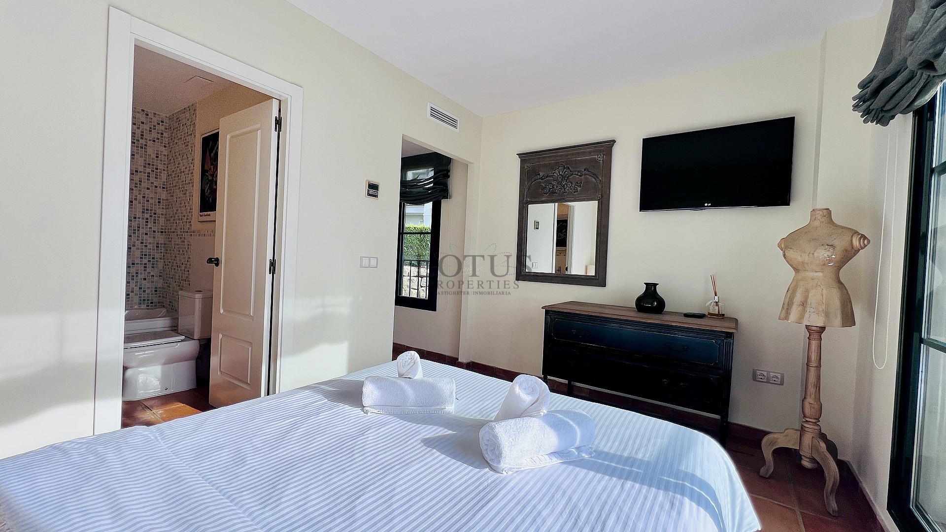 Adosado de esquina de lujo en Golf Bahía – Cerca de Benidorm, playas, golf y parques temáticos - Lotus Properties