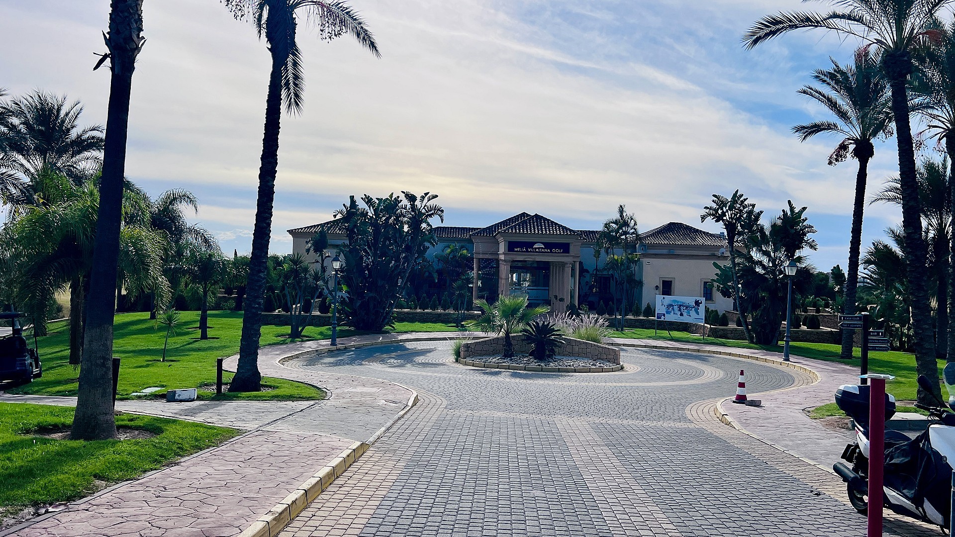 Adosado de esquina de lujo en Golf Bahía – Cerca de Benidorm, playas, golf y parques temáticos - Lotus Properties